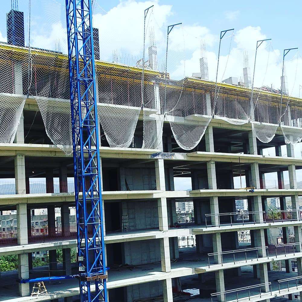 Установка защитно-улавливающих сеток на объекте в г. Санкт-Петербург